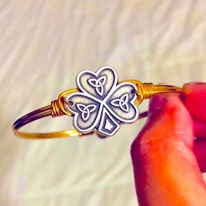 ☘️New Luca + Danni lucky shamrock bracelet☘️